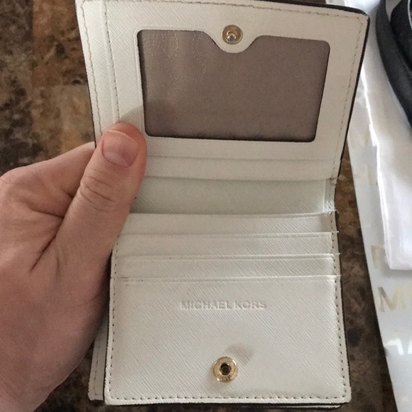 Don’t need - Picture 3 of 4